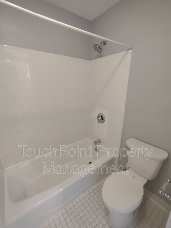 2BD/1BA Condo located in Lakeshore Village! property image