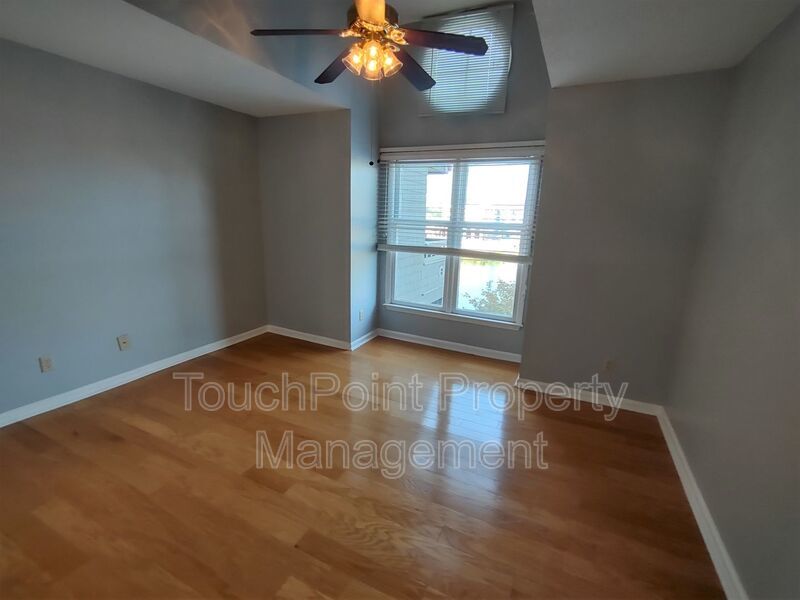 2BD/1BA Condo located in Lakeshore Village! property image
