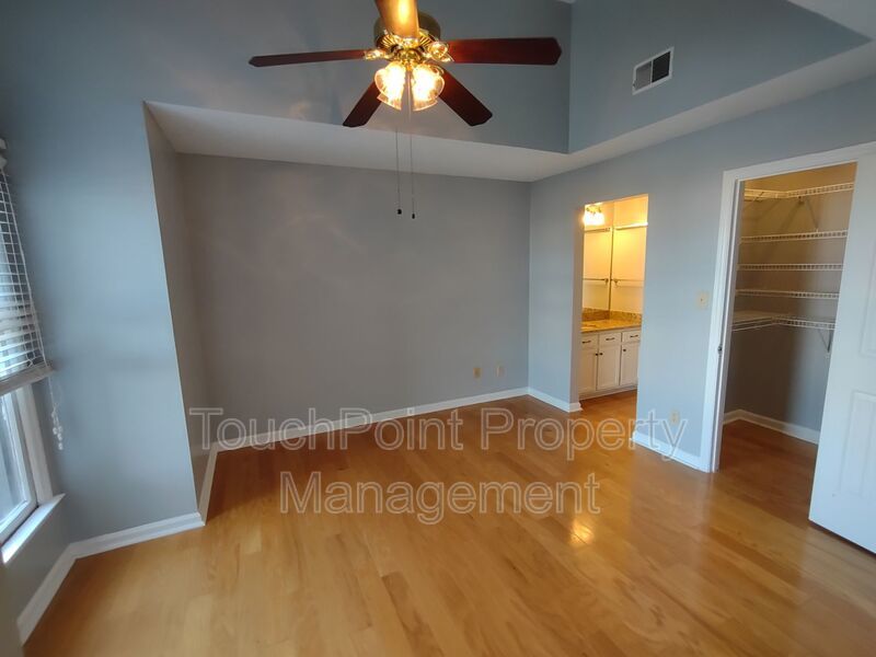 2BD/1BA Condo located in Lakeshore Village! property image