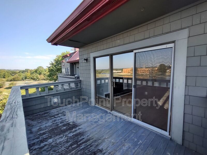 2BD/1BA Condo located in Lakeshore Village! property image