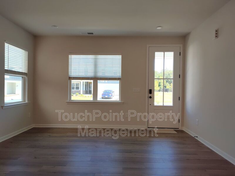 Beautiful, End-unit Townhome located in Trellis at the Common! property image