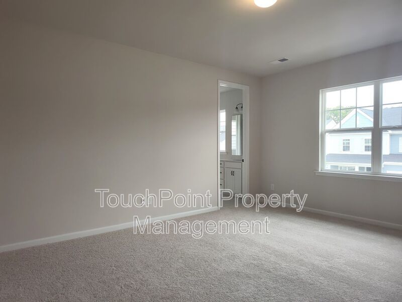 Beautiful, End-unit Townhome located in Trellis at the Common! property image