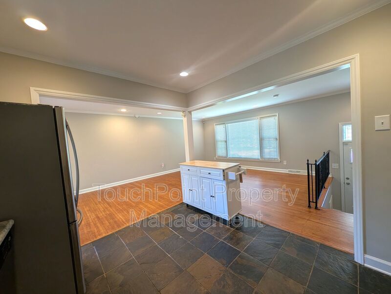 Charming split level home located in the Spring Valley Community in the South Park area of Charlotte! property image