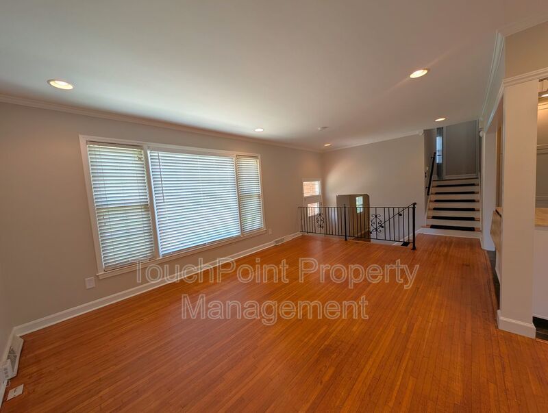 Charming split level home located in the Spring Valley Community in the South Park area of Charlotte! property image