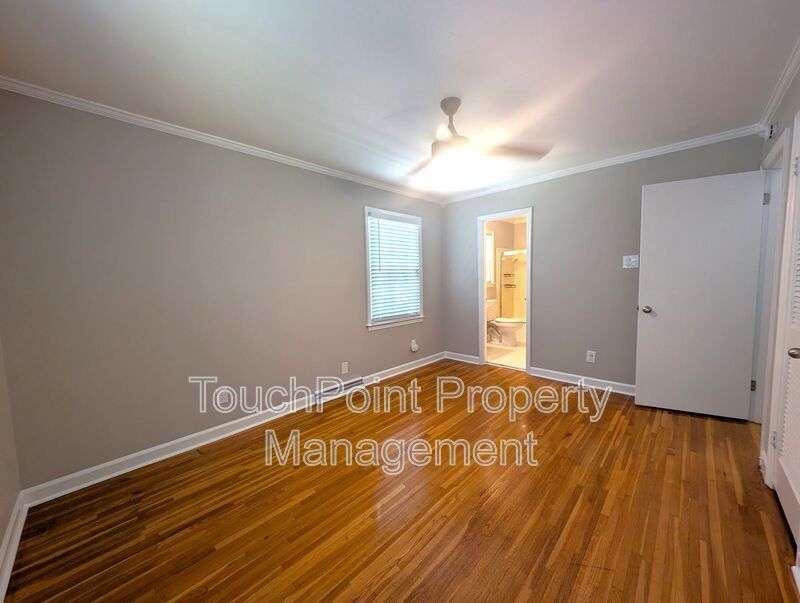 Charming split level home located in the Spring Valley Community in the South Park area of Charlotte! property image