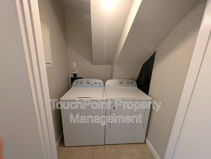 Charming split level home located in the Spring Valley Community in the South Park area of Charlotte! property image