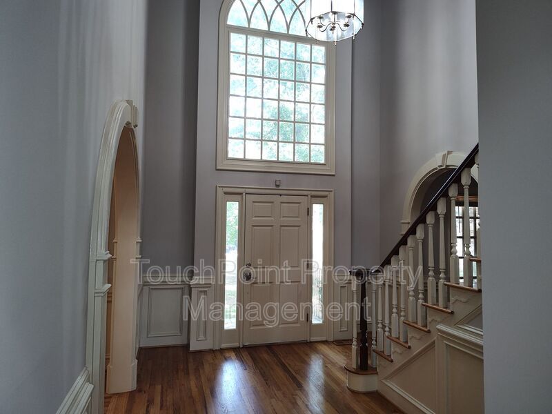Stunning home located in the Popular Piper Glenn Community! property image