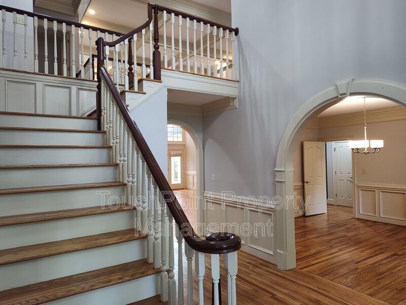 Stunning home located in the Popular Piper Glenn Community! property image