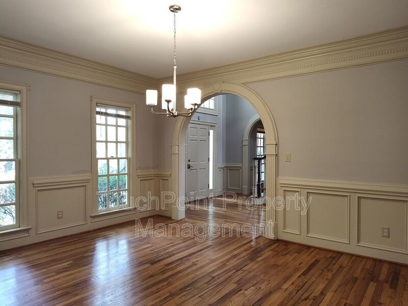 Stunning home located in the Popular Piper Glenn Community! property image