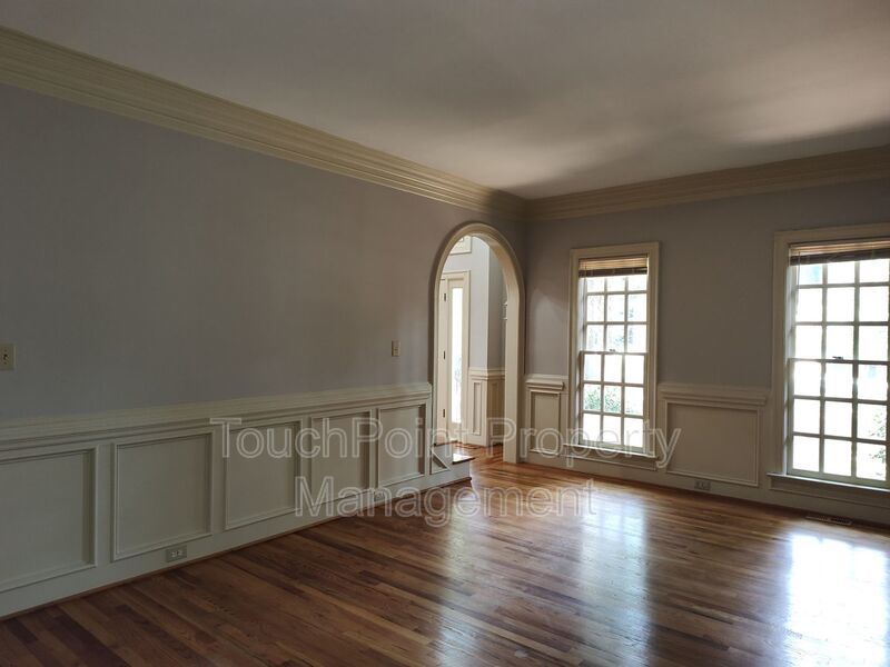 Stunning home located in the Popular Piper Glenn Community! property image