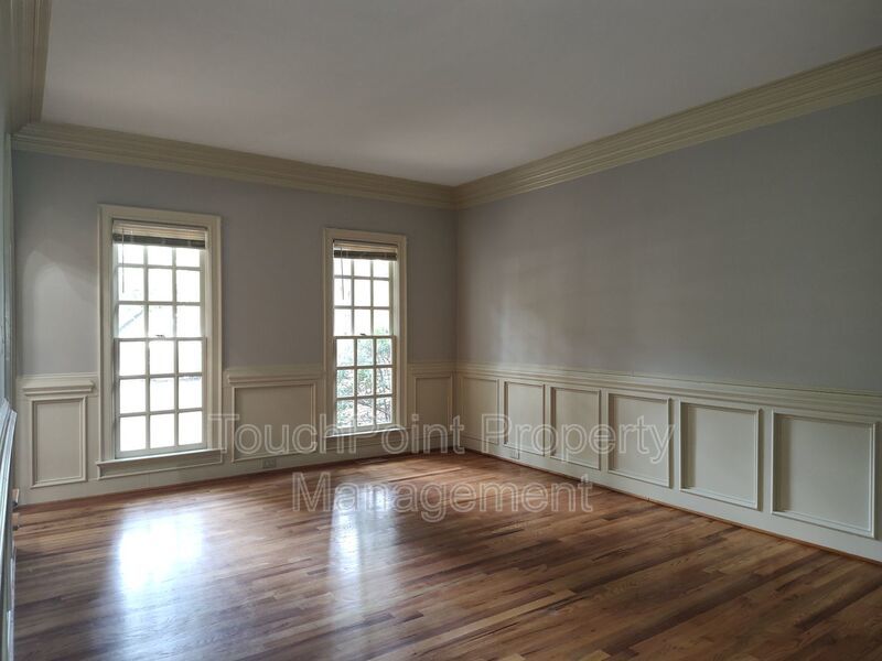 Stunning home located in the Popular Piper Glenn Community! property image