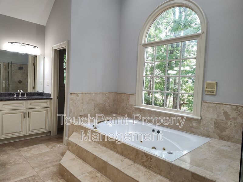 Stunning home located in the Popular Piper Glenn Community! property image