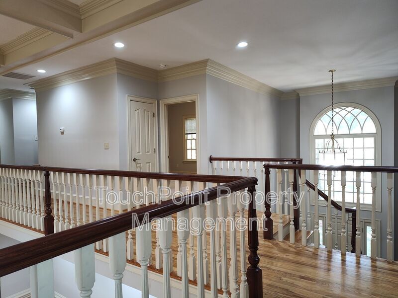 Stunning home located in the Popular Piper Glenn Community! property image