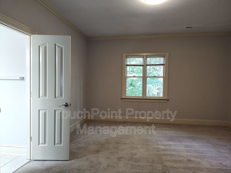 Stunning home located in the Popular Piper Glenn Community! property image