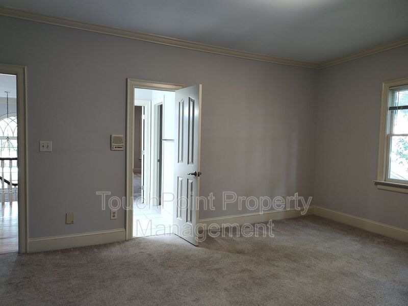 Stunning home located in the Popular Piper Glenn Community! property image