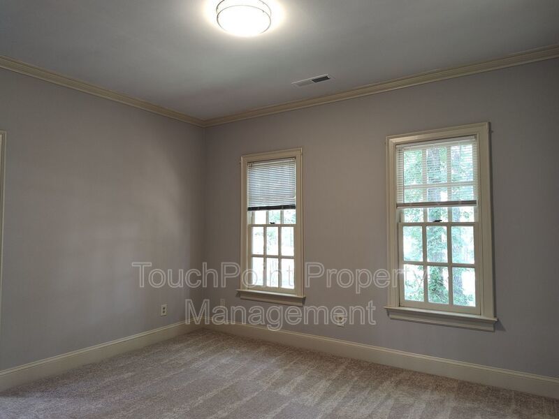 Stunning home located in the Popular Piper Glenn Community! property image