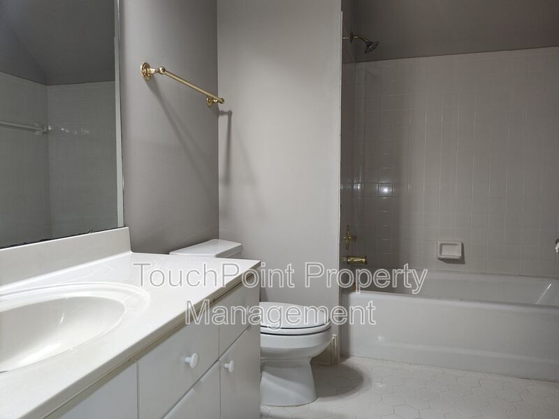 Stunning home located in the Popular Piper Glenn Community! property image