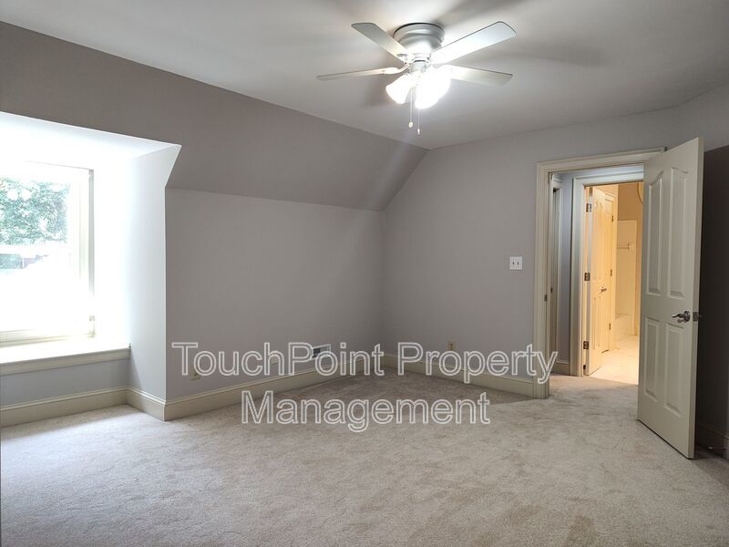 Stunning home located in the Popular Piper Glenn Community! property image