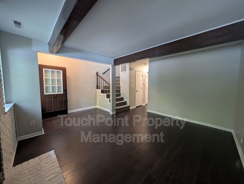 Charming  two story , 2 bedroom, 2.5 bath Condo located in the Stratfordshire Community ! property image