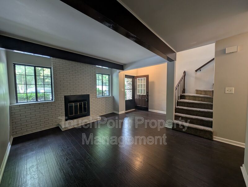 Charming  two story , 2 bedroom, 2.5 bath Condo located in the Stratfordshire Community ! property image