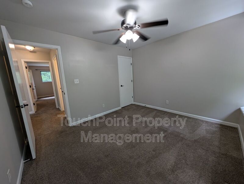 Charming  two story , 2 bedroom, 2.5 bath Condo located in the Stratfordshire Community ! property image