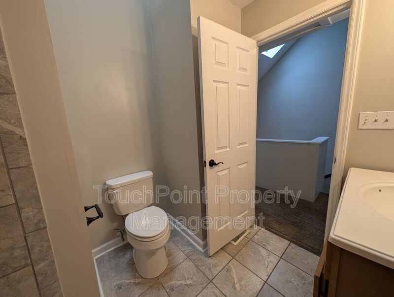 Charming  two story , 2 bedroom, 2.5 bath Condo located in the Stratfordshire Community ! property image