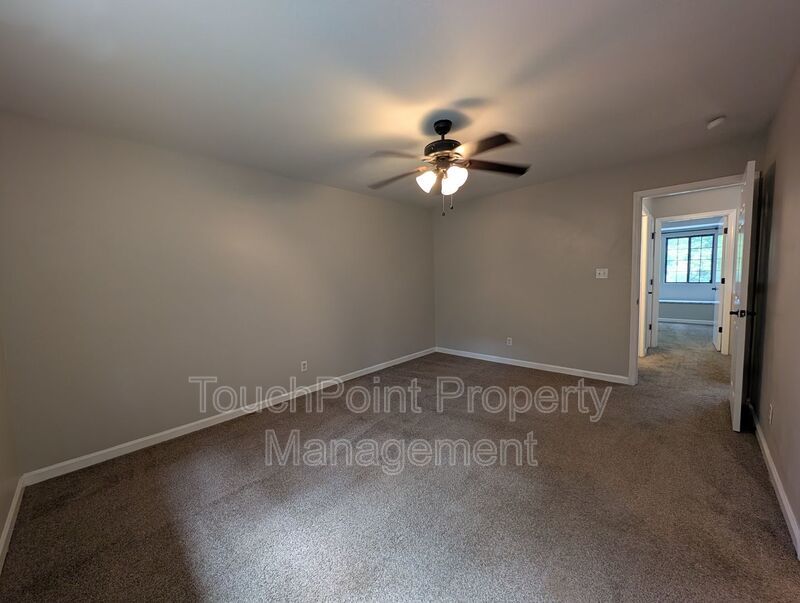 Charming  two story , 2 bedroom, 2.5 bath Condo located in the Stratfordshire Community ! property image