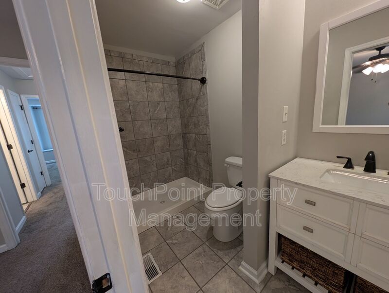 Charming  two story , 2 bedroom, 2.5 bath Condo located in the Stratfordshire Community ! property image