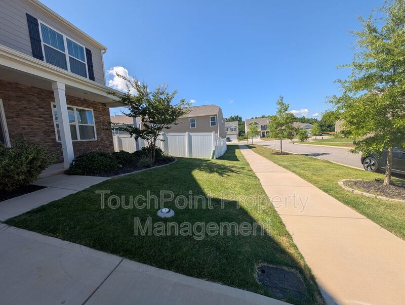 Spacious 2 story, 5 bedroom, 3 bath Home located in Secrest Commons Community! property image