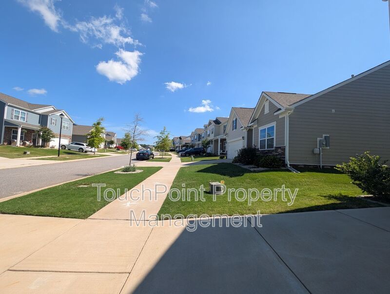 Spacious 2 story, 5 bedroom, 3 bath Home located in Secrest Commons Community! property image
