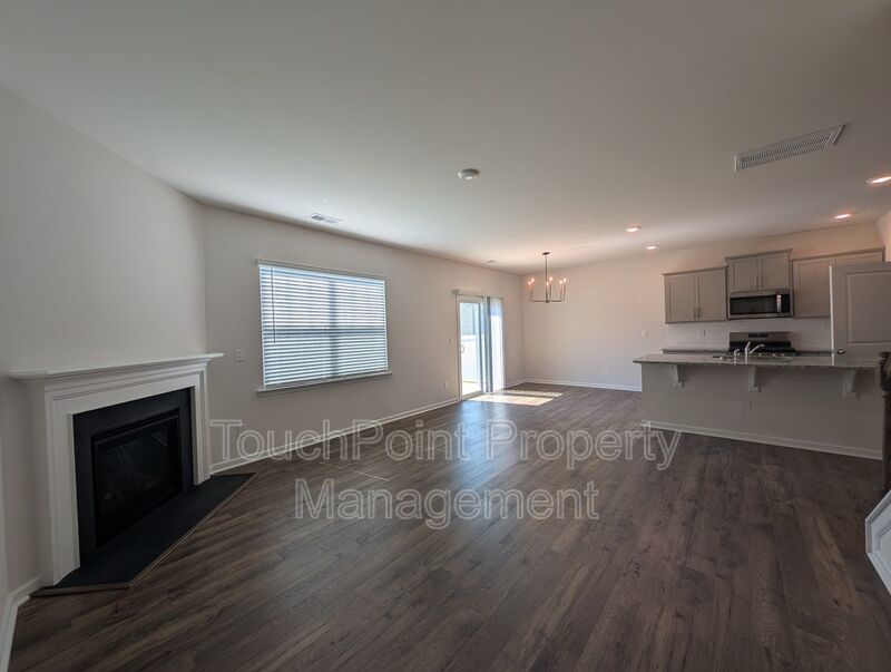 Spacious 2 story, 5 bedroom, 3 bath Home located in Secrest Commons Community! property image