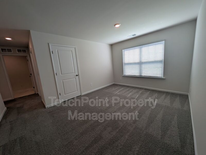 Spacious 2 story, 5 bedroom, 3 bath Home located in Secrest Commons Community! property image