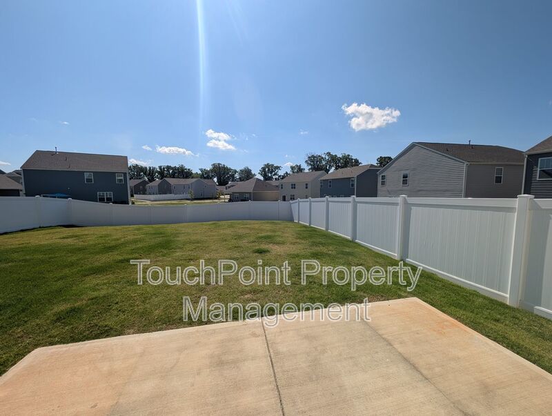 Spacious 2 story, 5 bedroom, 3 bath Home located in Secrest Commons Community! property image