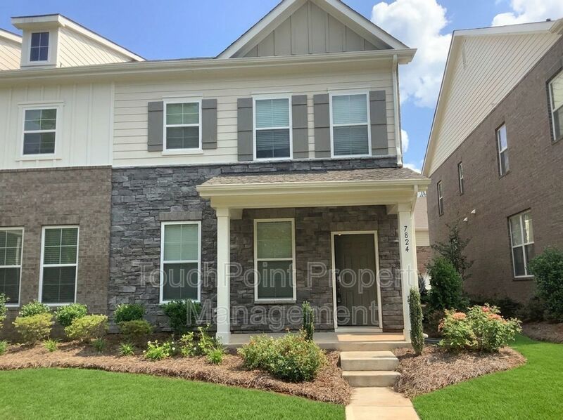 Beautiful Townhouse located in the McEwen Village! property image