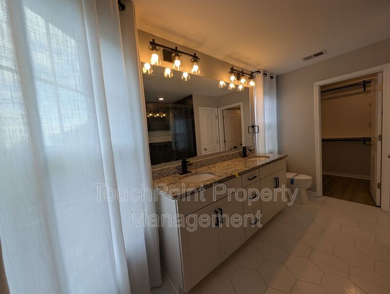 Modern Corner Lot Townhome located in the Ivy Ridge Community in South Carolina ! property image