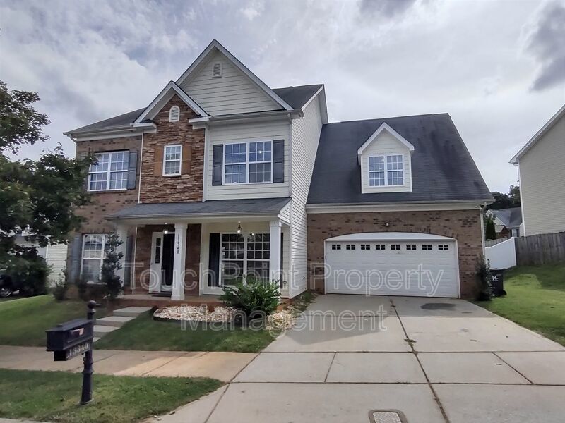Beautiful Home located in the McCoy Crossing Community! property image