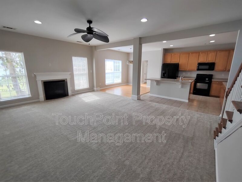 Beautiful Home located in the McCoy Crossing Community! property image