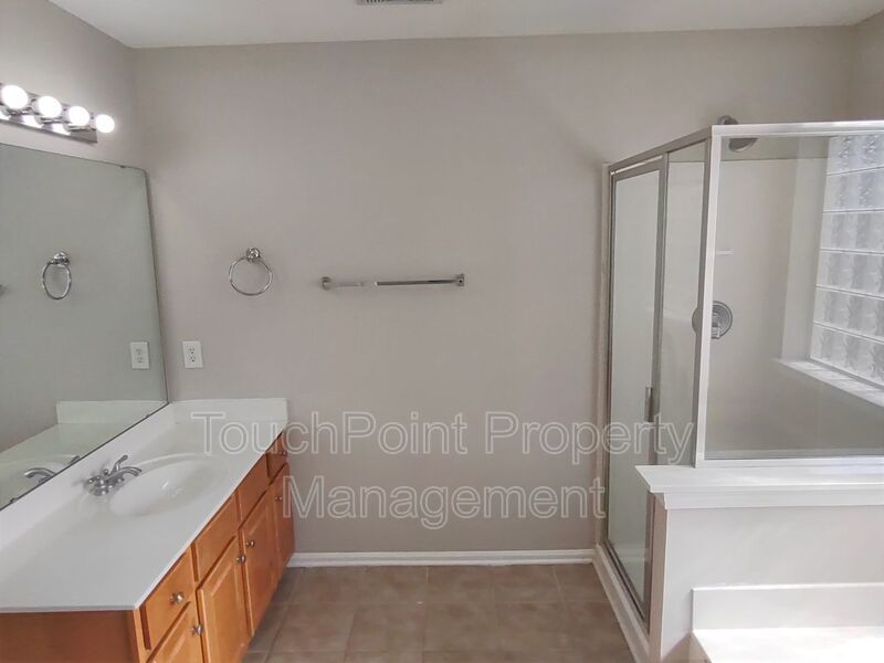 Beautiful Home located in the McCoy Crossing Community! property image