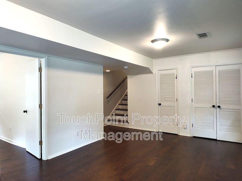 Charming split level home located in the Mcclintock Woods Community in Charlotte! property image