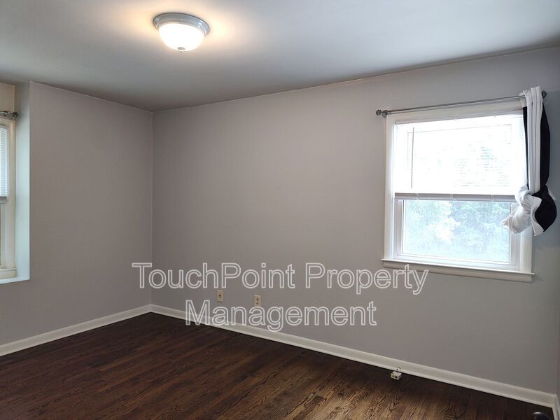 Charming split level home located in the Mcclintock Woods Community in Charlotte! property image