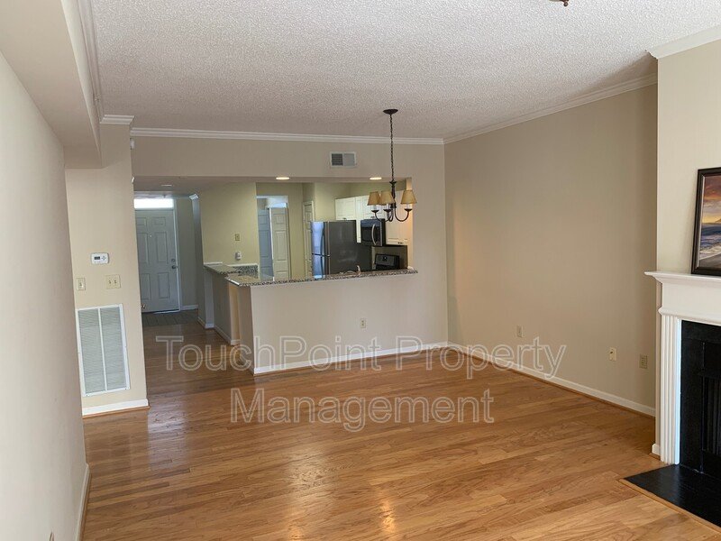 Charming Condo Located in Park Plaza Community! property image