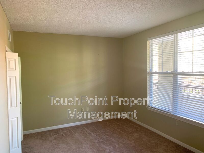 Charming Condo Located in Park Plaza Community! property image
