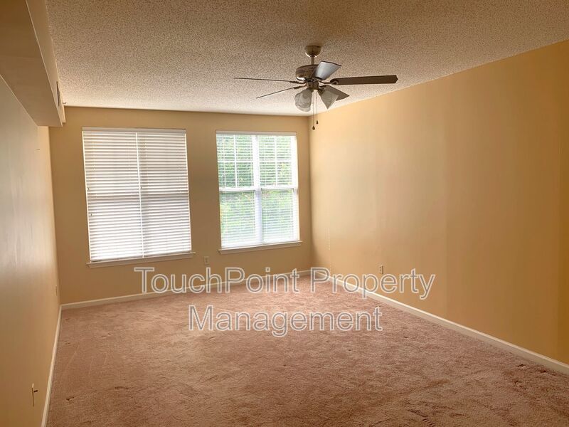 Charming Condo Located in Park Plaza Community! property image