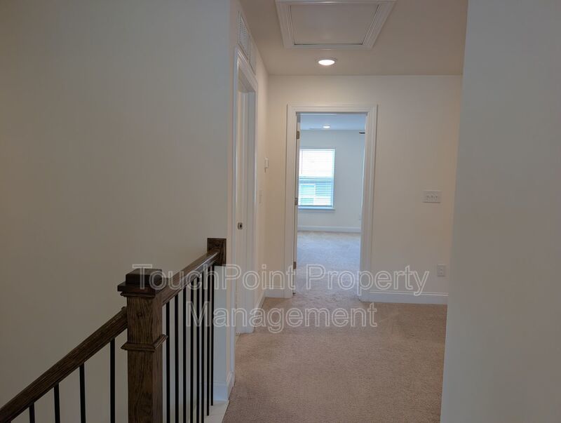 Beautiful 3 Bedroom, 2.5 Bathroom Townhome in Harrisburg Village. Don’t Miss Out! property image