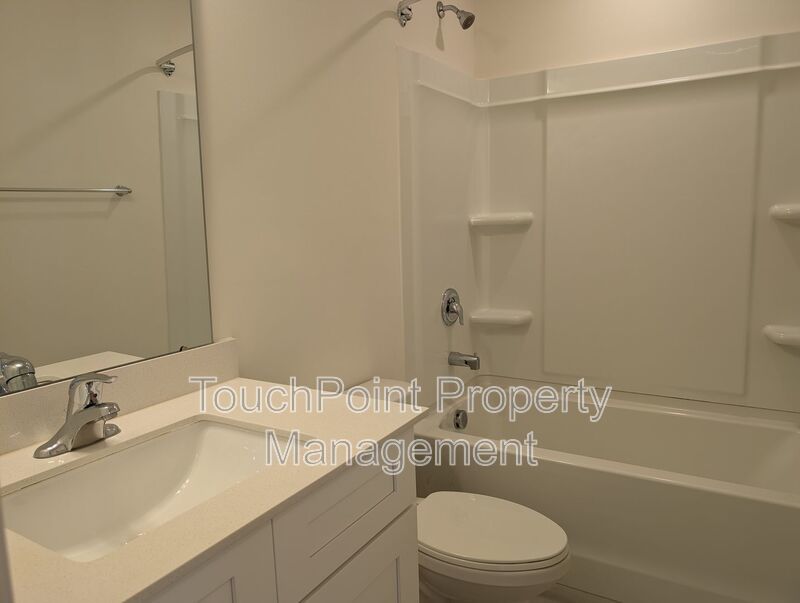 Beautiful 3 Bedroom, 2.5 Bathroom Townhome in Harrisburg Village. Don’t Miss Out! property image