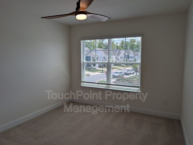 Beautiful 3 Bedroom, 2.5 Bathroom Townhome in Harrisburg Village. Don’t Miss Out! property image