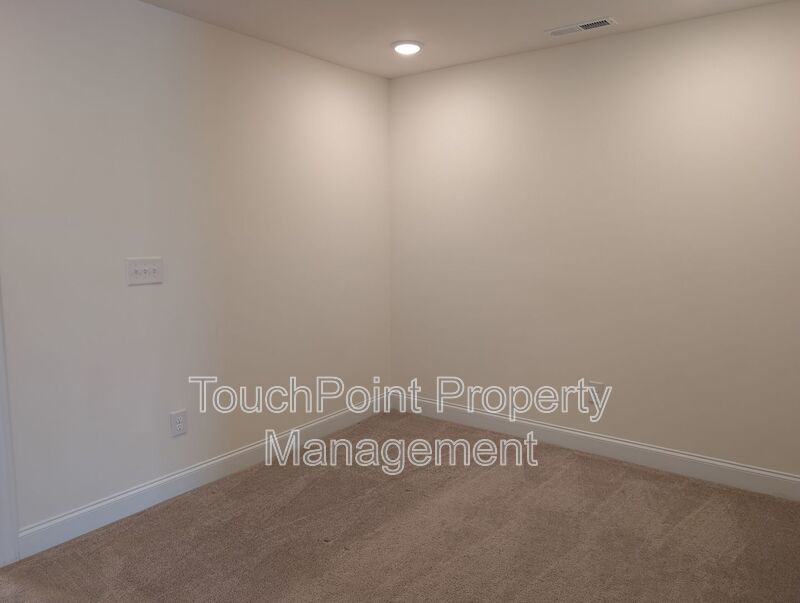 Beautiful 3 Bedroom, 2.5 Bathroom Townhome in Harrisburg Village. Don’t Miss Out! property image