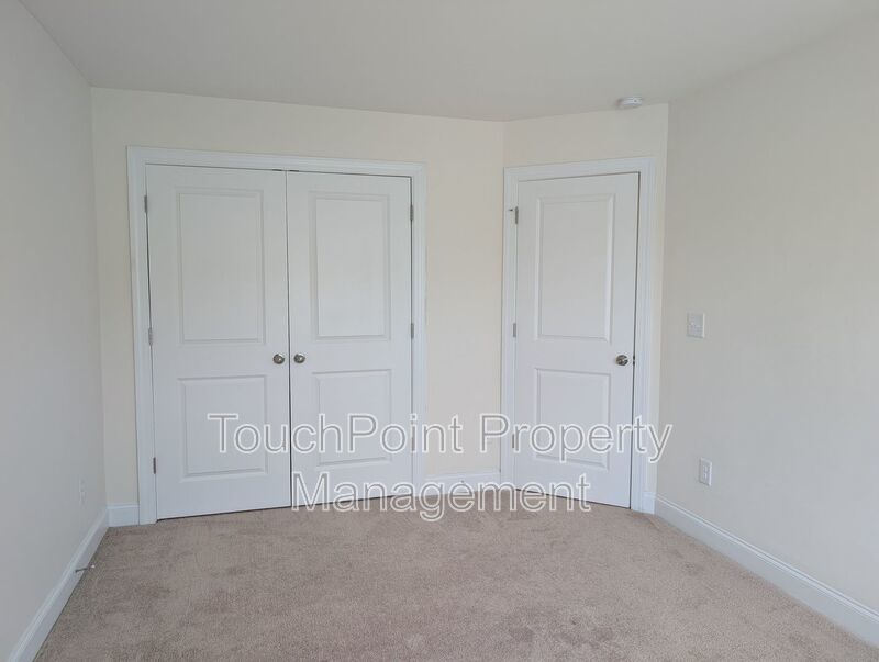 Beautiful 3 Bedroom, 2.5 Bathroom Townhome in Harrisburg Village. Don’t Miss Out! property image