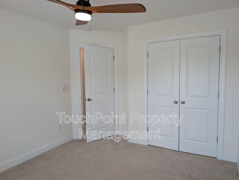 Beautiful 3 Bedroom, 2.5 Bathroom Townhome in Harrisburg Village. Don’t Miss Out! property image