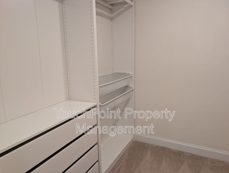 Beautiful 3 Bedroom, 2.5 Bathroom Townhome in Harrisburg Village. Don’t Miss Out! property image